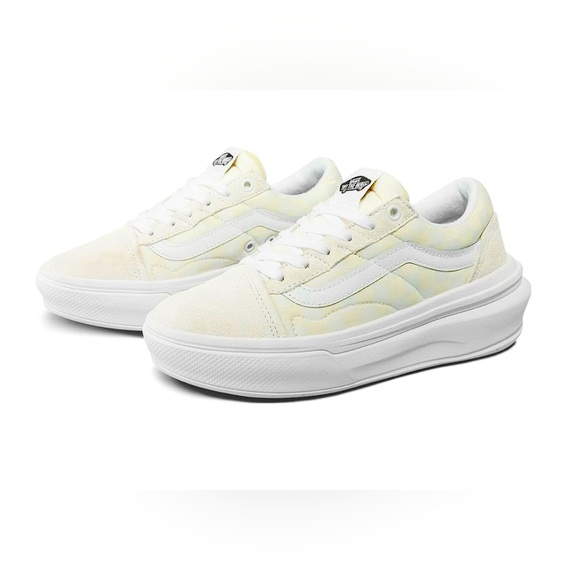 Vans Shoes - Vans Old Skool Overt CC Platform Shoe Sneaker White Check Mens 3.5 Womens 5 new